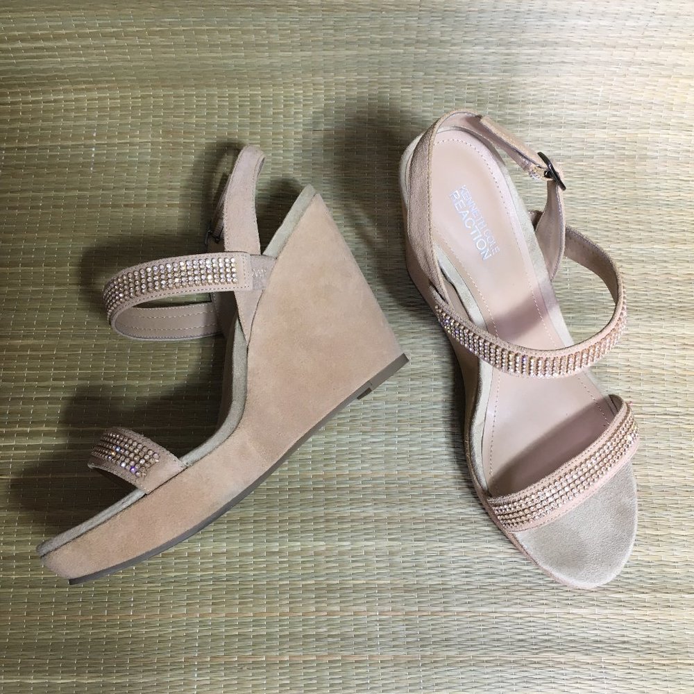 Kenneth Cole Suede Platform Wedge - size 10